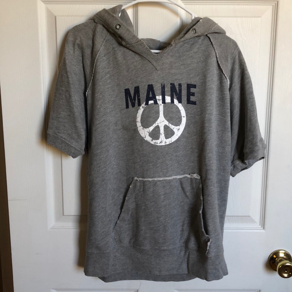Distressed shortsleeved hoodie